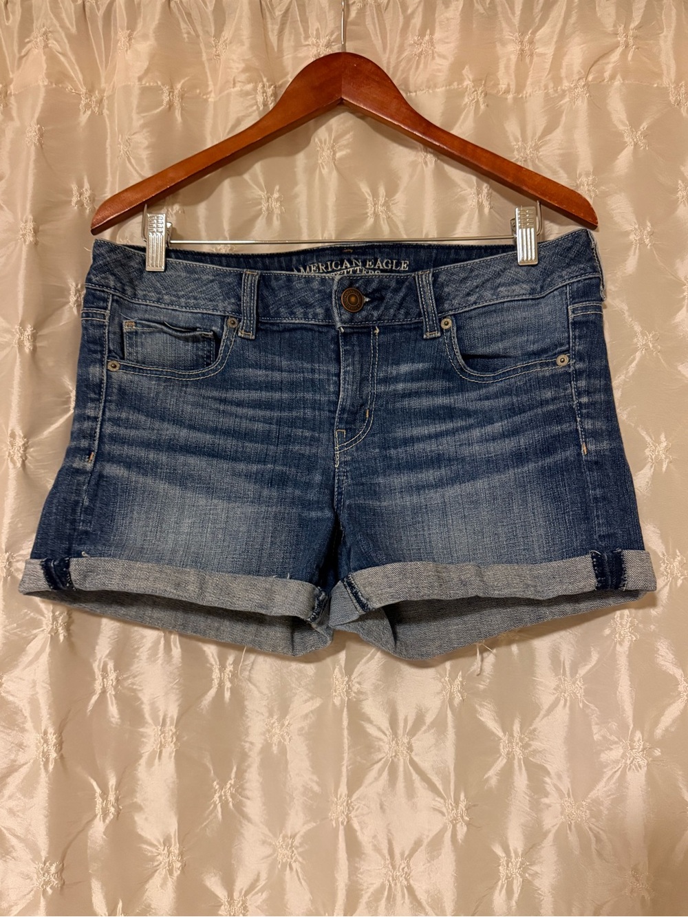 American Eagle Stretch Roll Cuffed Jean Shorts Size 10 Medium Blue Wash Denim AE